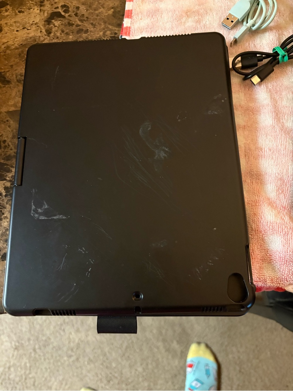 Apple iPad 9th Generation - Picture 7 of 8